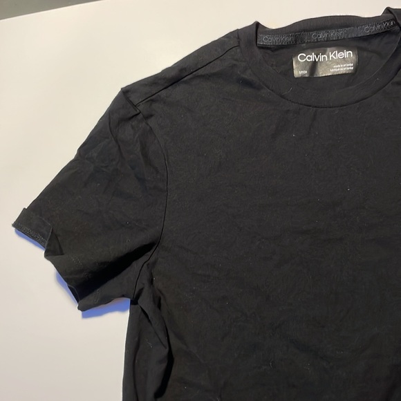 Calvin Klein solid black logo T-shirt - Picture 3 of 4
